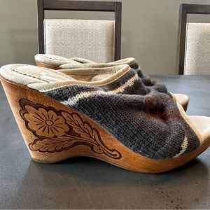 Report sweater wedges